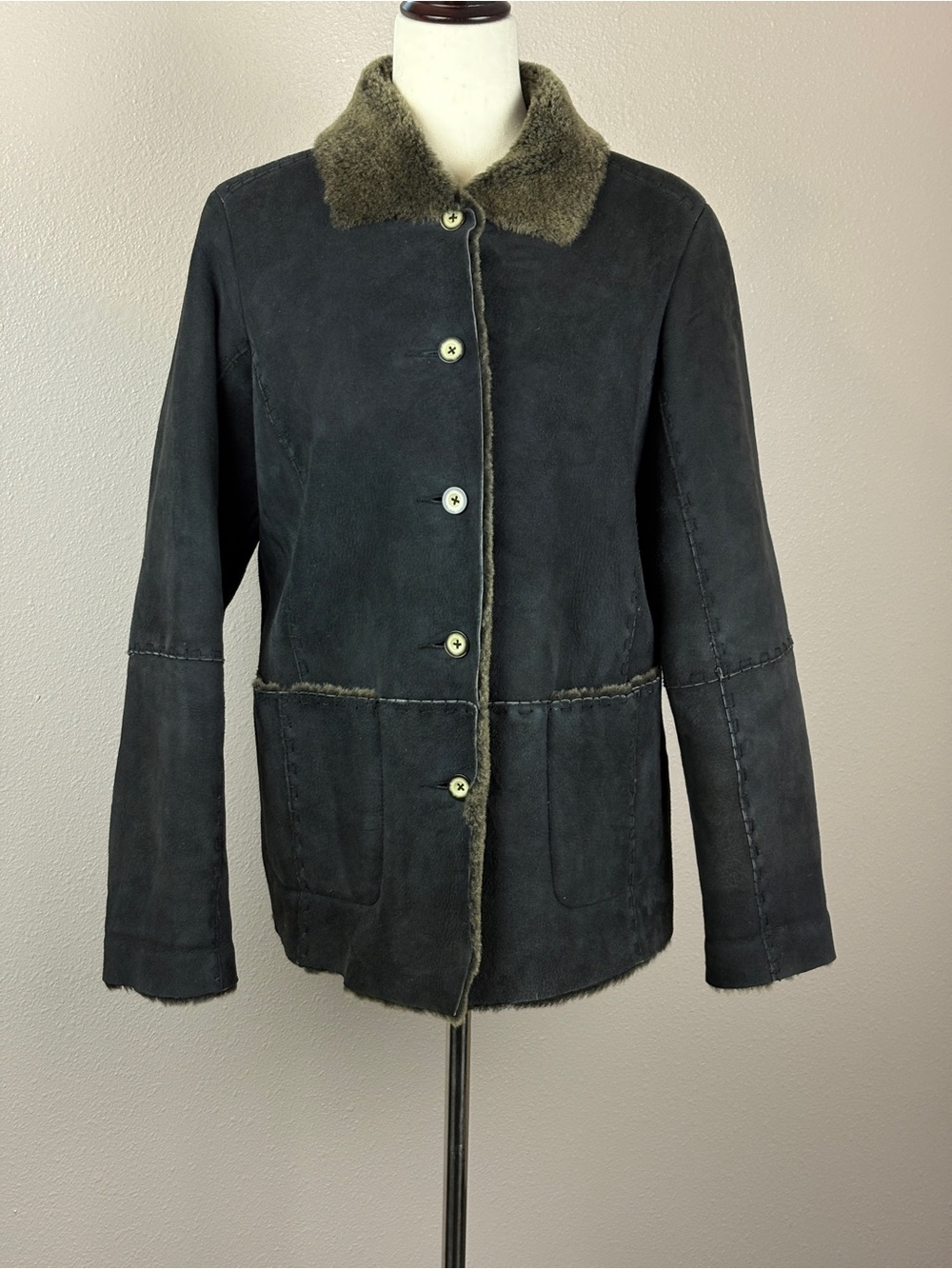 Women’s charcoal suede shearling jacket with a textured fleece collar- size S
